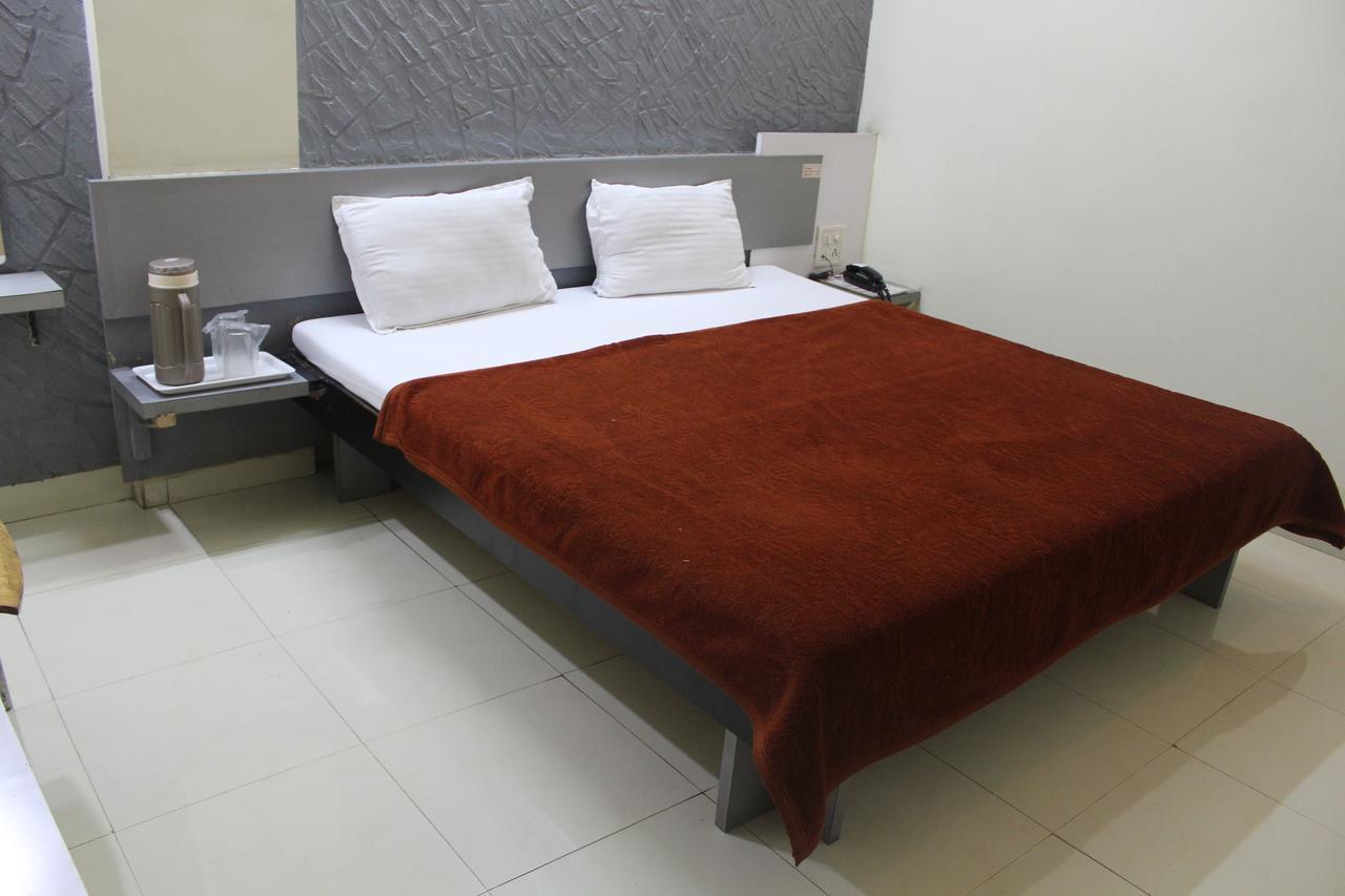 Cool Palace Hotels Nászik Kültér fotó